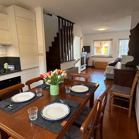 Hostdomus - La Casa Di Merlino Apartment