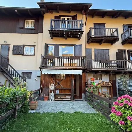 Hostdomus - La Casa Di Merlino Apartment Oulx