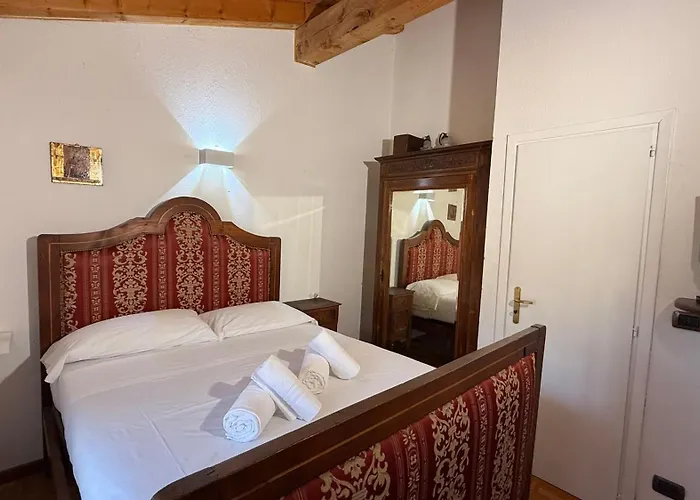 Hostdomus - La Casa Di Merlino Apartamento
