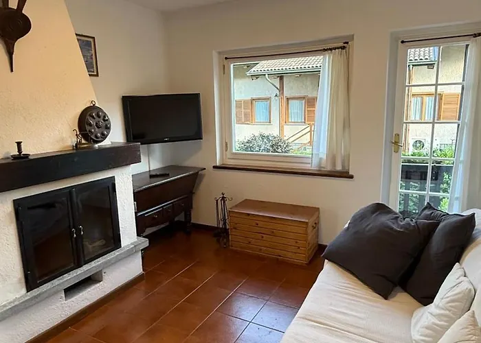 Hostdomus - La Casa Di Merlino Apartamento