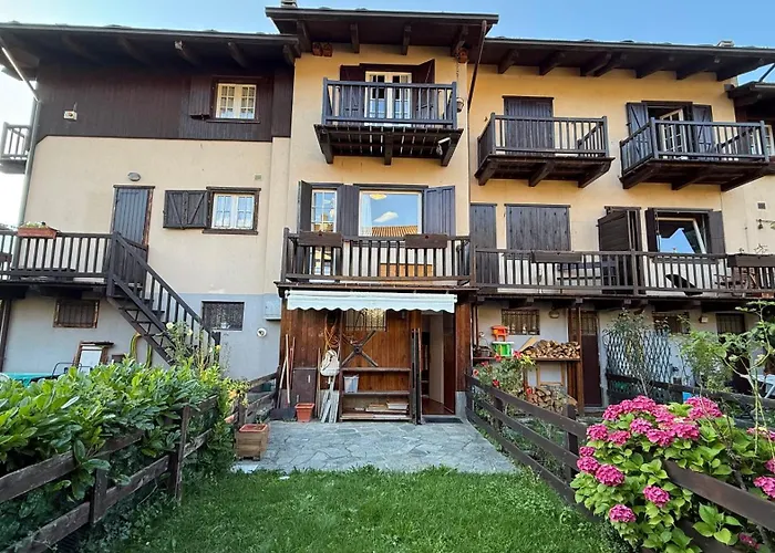 Hostdomus - La Casa Di Merlino Apartamento Oulx